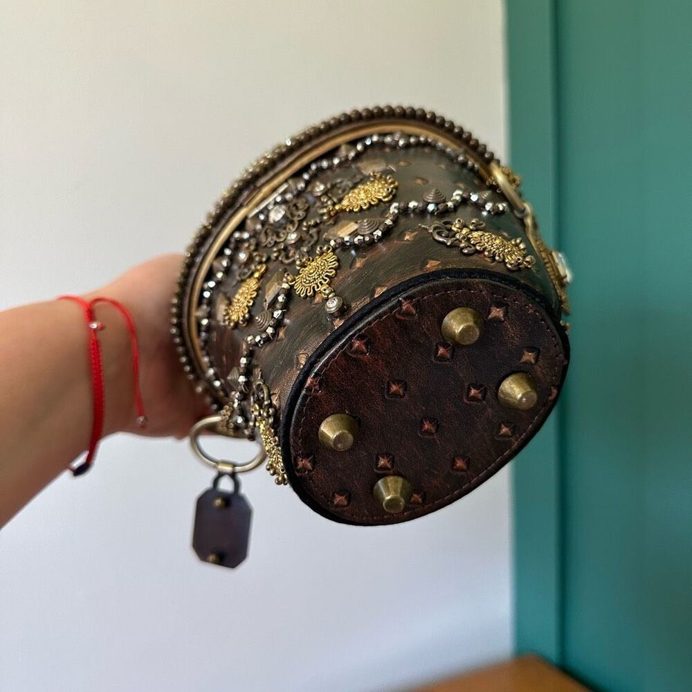 Mary Frances Brown Beaded CHAMPAGNE Bucket Bag with Gold Accents 🍾 🥂 - Picture 9 of 16